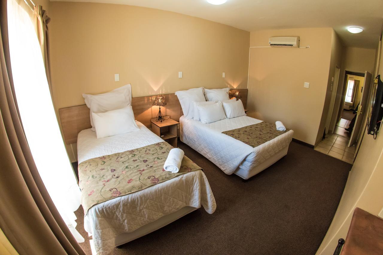Airport Hotel Kimberley Extérieur photo